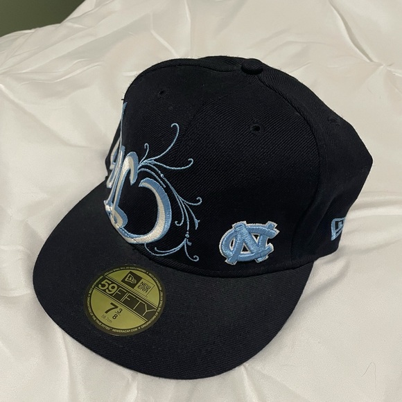 New Era UNC flat bill hat. Worn twice - Picture 2 of 3